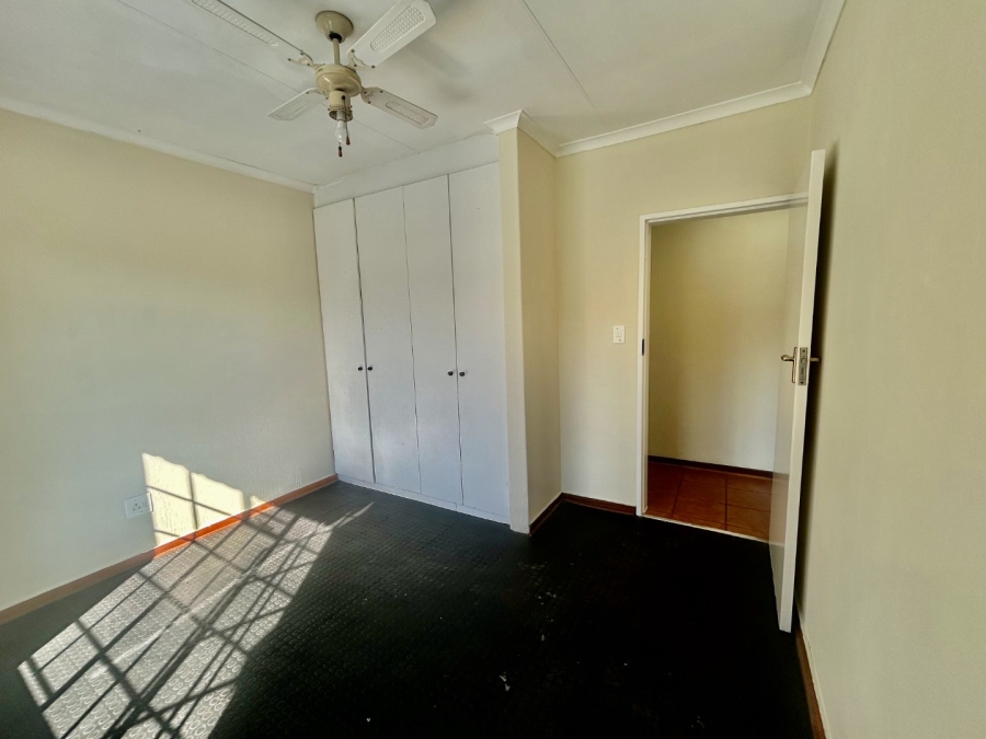 5 Bedroom Property for Sale in Ifafi North West